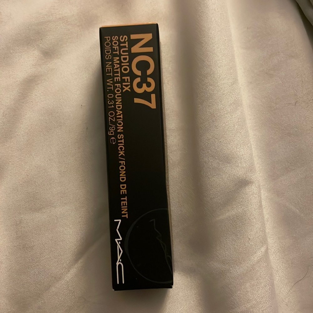 MAC Studio Fix soft matte foundation stick NC37